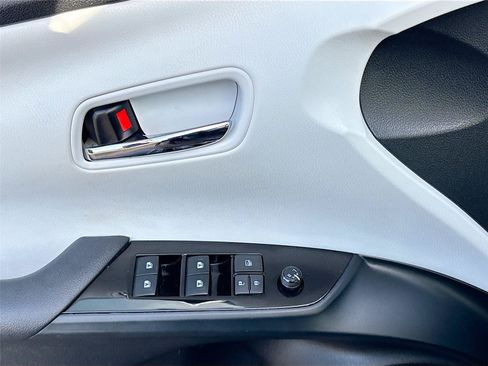 Used 2018 Toyota Prius Two w/ Prius Two Safety Plus Package FWD image 17