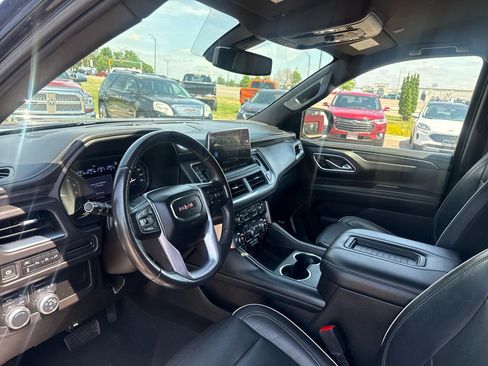 Used 2021 GMC Yukon XL SLT AWD/4WD image 12