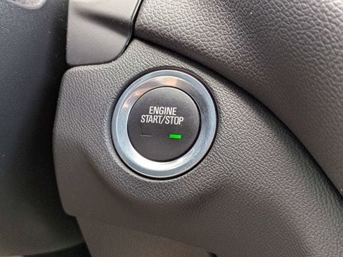 Used 2024 Chevrolet Equinox LT FWD image 28