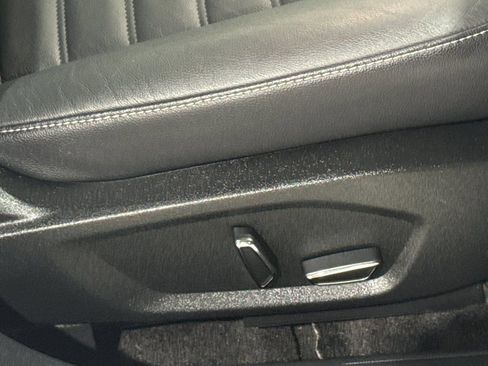 Used 2018 Ford Fusion SE w/ Fusion SE Technology Package image 24