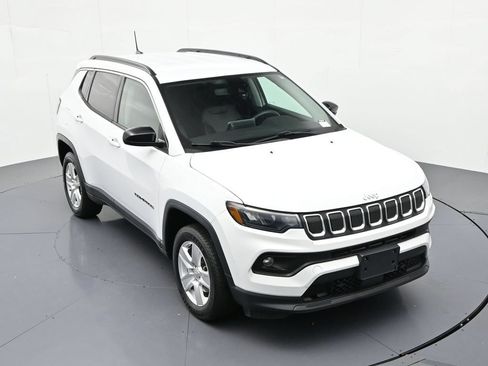 Used 2022 Jeep Compass Latitude AWD/4WD image 15