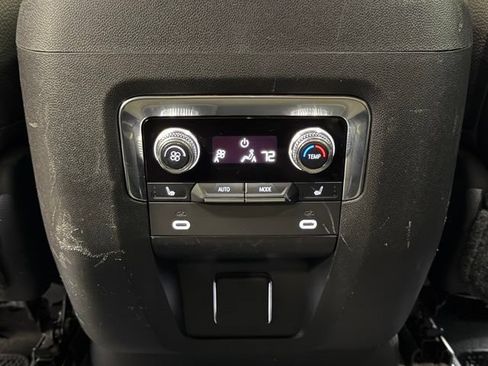 Used 2022 GMC Yukon Denali AWD/4WD image 22