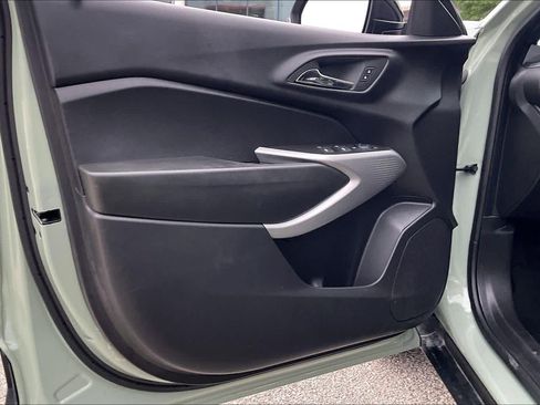 Used 2024 Chevrolet Trax RS FWD image 21