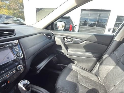 Used 2017 Nissan Rogue SL w/ SL Premium Package image 23