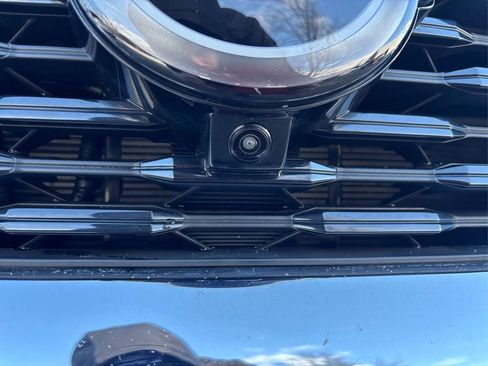 Used 2023 Nissan Rogue SL w/ SL Premium Package image 17