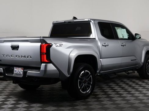 Used 2024 Toyota Tacoma TRD Sport AWD/4WD image 4