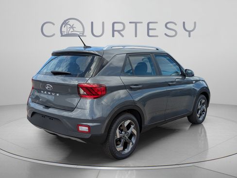 New 2026 Hyundai Venue SEL FWD image 5