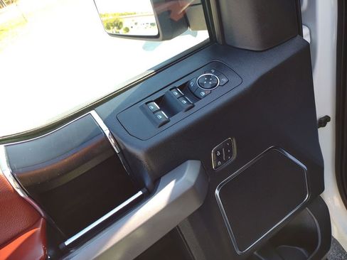 Used 2020 Ford F150 Platinum w/ Equipment Group 701A Luxury image 11