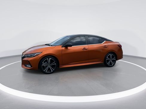 Used 2022 Nissan Sentra SR w/ SR Premium Package image 3