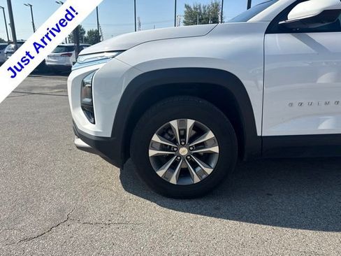 Used 2025 Chevrolet Equinox LT w/ Convenience Package II FWD image 9