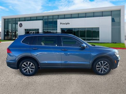 Used 2019 Volkswagen Tiguan SE w/ Panoramic Sunroof Package image 3
