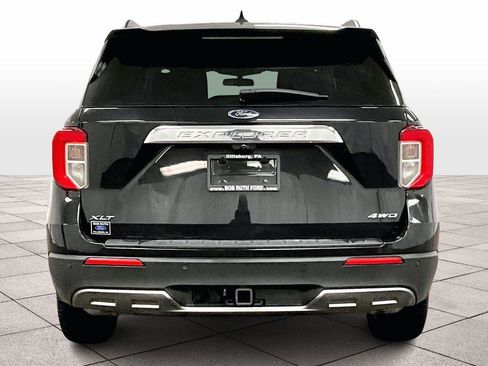 Certified 2022 Ford Explorer XLT w/ Equipment Group 202A image 4