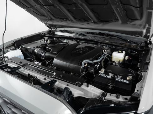 Used 2023 Toyota Tacoma TRD Off-Road image 43