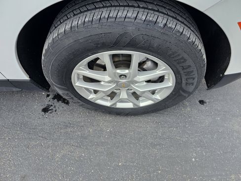 Used 2024 Chevrolet Equinox LT image 9