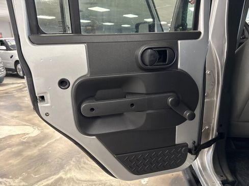 Used 2010 Jeep Wrangler Unlimited Sport AWD/4WD image 21