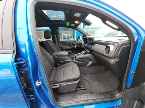 Used 2023 Chevrolet Colorado LT w/ LT Convenience Package II AWD/4WD image 12