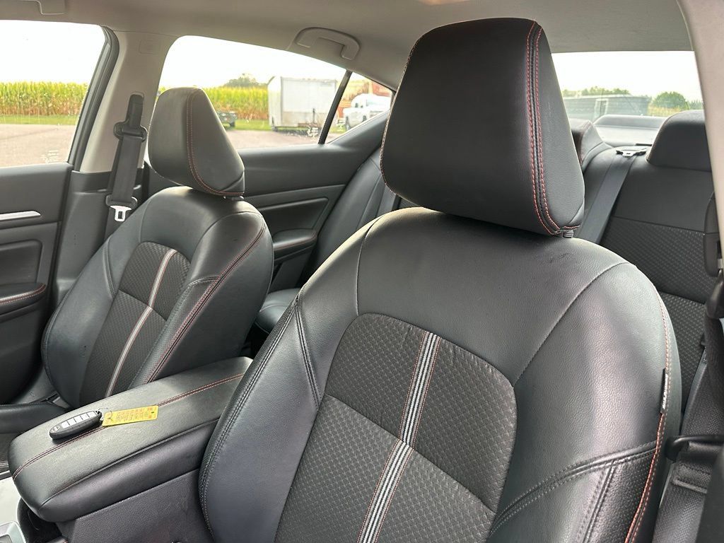 Used 2024 Nissan Altima 2.5 SR AWD/4WD image 14