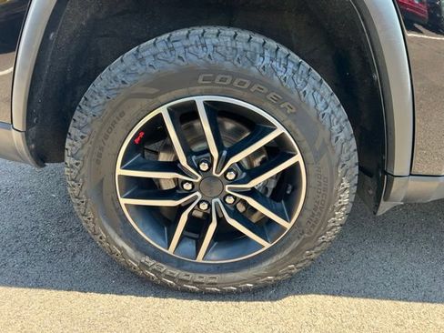Used 2019 Jeep Grand Cherokee Trailhawk w/ Trailhawk Luxury Group AWD/4WD image 40