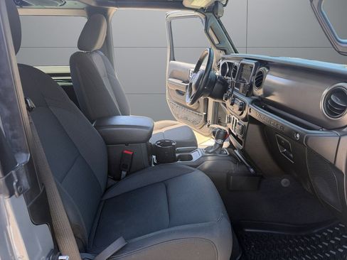 Used 2020 Jeep Wrangler Sport image 9