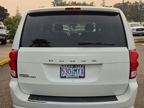 Used 2011 Dodge Grand Caravan Mainstreet w/ PWR Convenience Group FWD image 8