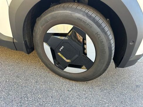 New 2026 Kia EV9 Wind image 36