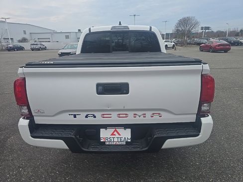 Used 2022 Toyota Tacoma SR image 6