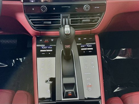 New 2026 Porsche Macan S image 19