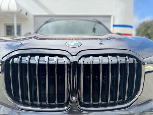 Used 2019 BMW X7 xDrive50i w/ M Sport Package image 11