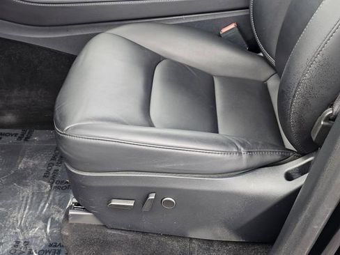 Used 2023 Tesla Model Y Performance image 18