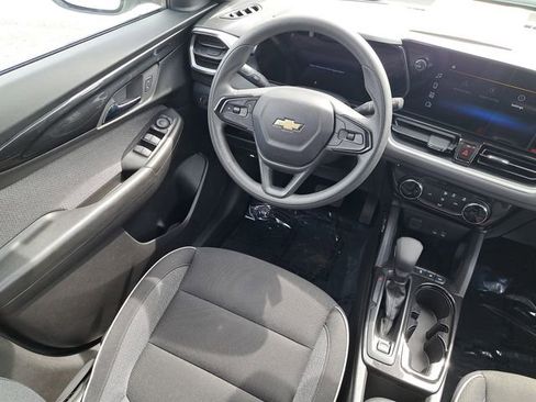 Used 2025 Chevrolet TrailBlazer LT image 10