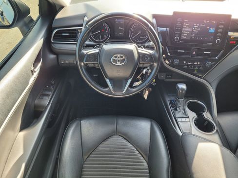 Used 2022 Toyota Camry SE image 11