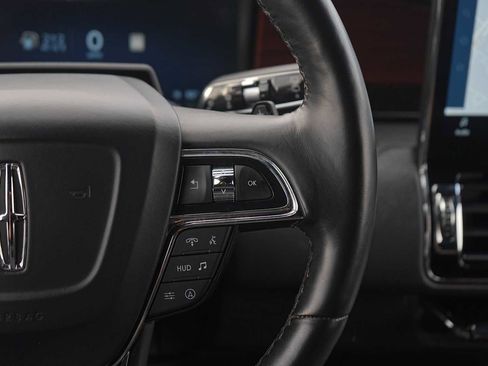 Used 2024 Lincoln Navigator Reserve AWD/4WD image 18