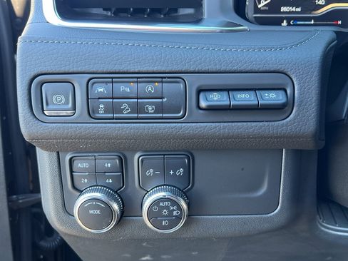 Used 2024 GMC Yukon Denali AWD/4WD image 19