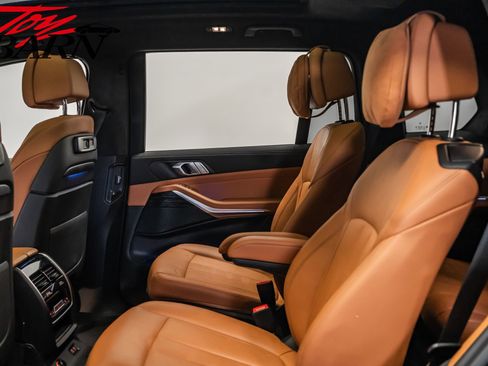 Used 2022 BMW X7 xDrive40i w/ M Sport Package image 47