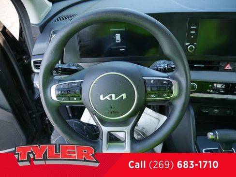 Used 2024 Kia Sportage LX AWD/4WD image 29