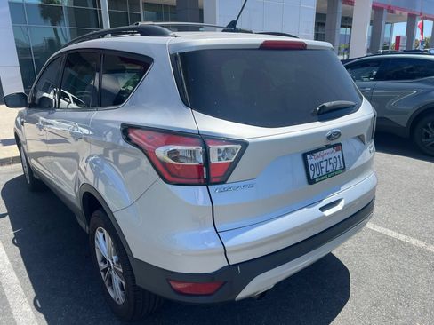 Used 2018 Ford Escape SEL w/ Ford Safe & Smart Package AWD/4WD image 4