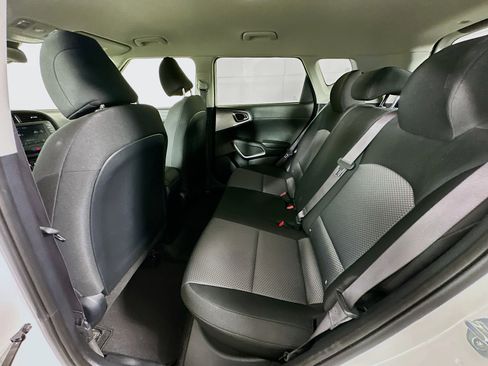 Used 2025 Kia Soul LX w/ LX Technology Package image 26