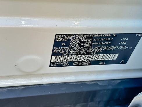Used 2025 Toyota RAV4 XLE AWD/4WD image 28