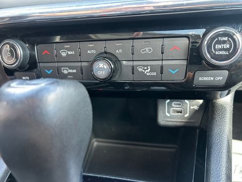 Used 2022 Jeep Compass Limited w/ Sun and Sound Group AWD/4WD image 20