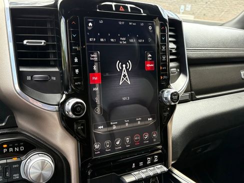 Used 2019 RAM 1500 Laramie AWD/4WD image 21