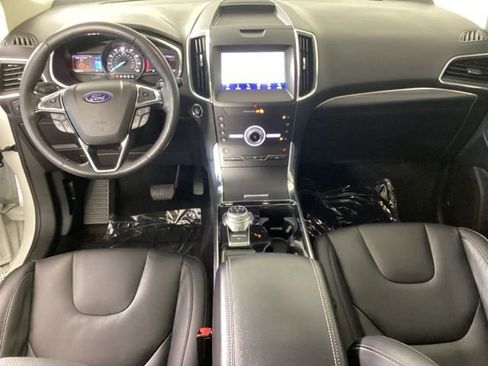 Used 2020 Ford Edge Titanium image 11