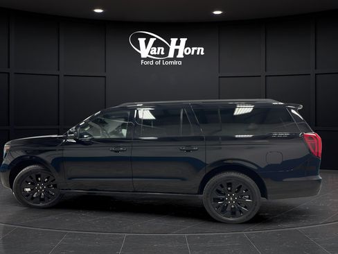 Used 2025 Ford Expedition Max Platinum w/ Stealth Appearance Package AWD/4WD image 4