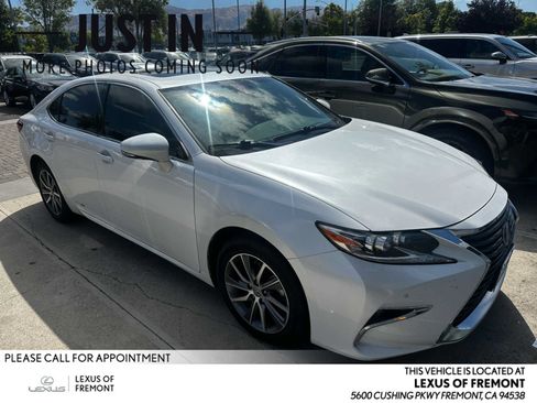 Used 2016 Lexus ES 300h w/ Luxury Package w/Wood Trim FWD image 1