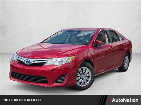 Used 2013 Toyota Camry LE FWD image 1