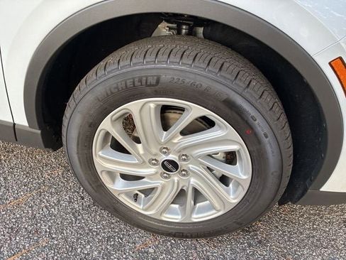 New 2026 Lincoln Corsair Premiere image 16