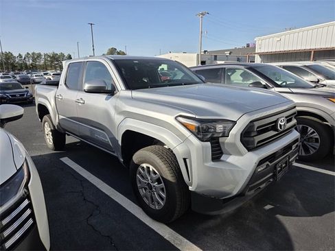Used 2024 Toyota Tacoma SR5 image 2