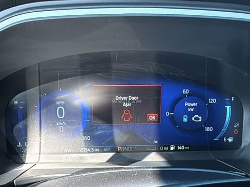 Certified 2022 Ford Escape SEL w/ Technology Package image 18