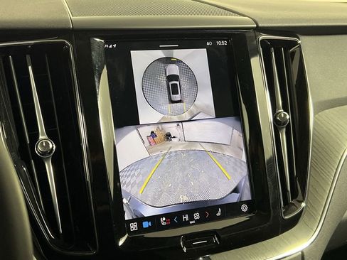 Certified 2025 Volvo XC60 B5 Plus image 23