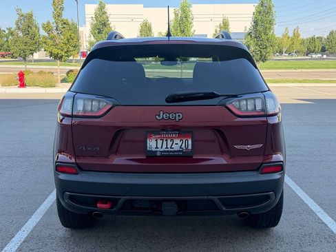 Used 2021 Jeep Cherokee Trailhawk AWD/4WD image 11