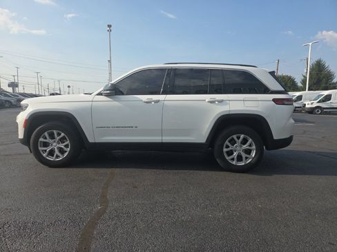Used 2024 Jeep Grand Cherokee Limited AWD/4WD image 8